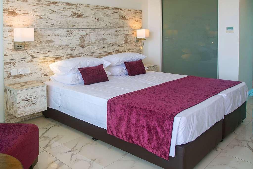 Ramada Hotel & Suites By Wyndham Agia Napa Quarto foto