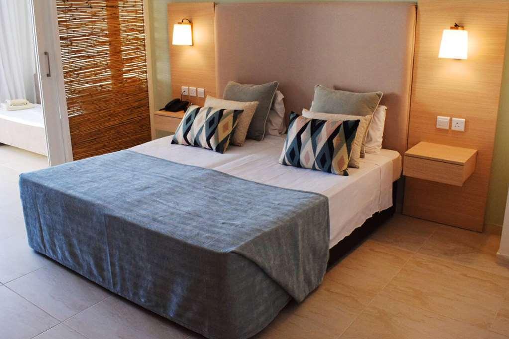 Ramada Hotel & Suites By Wyndham Agia Napa Quarto foto
