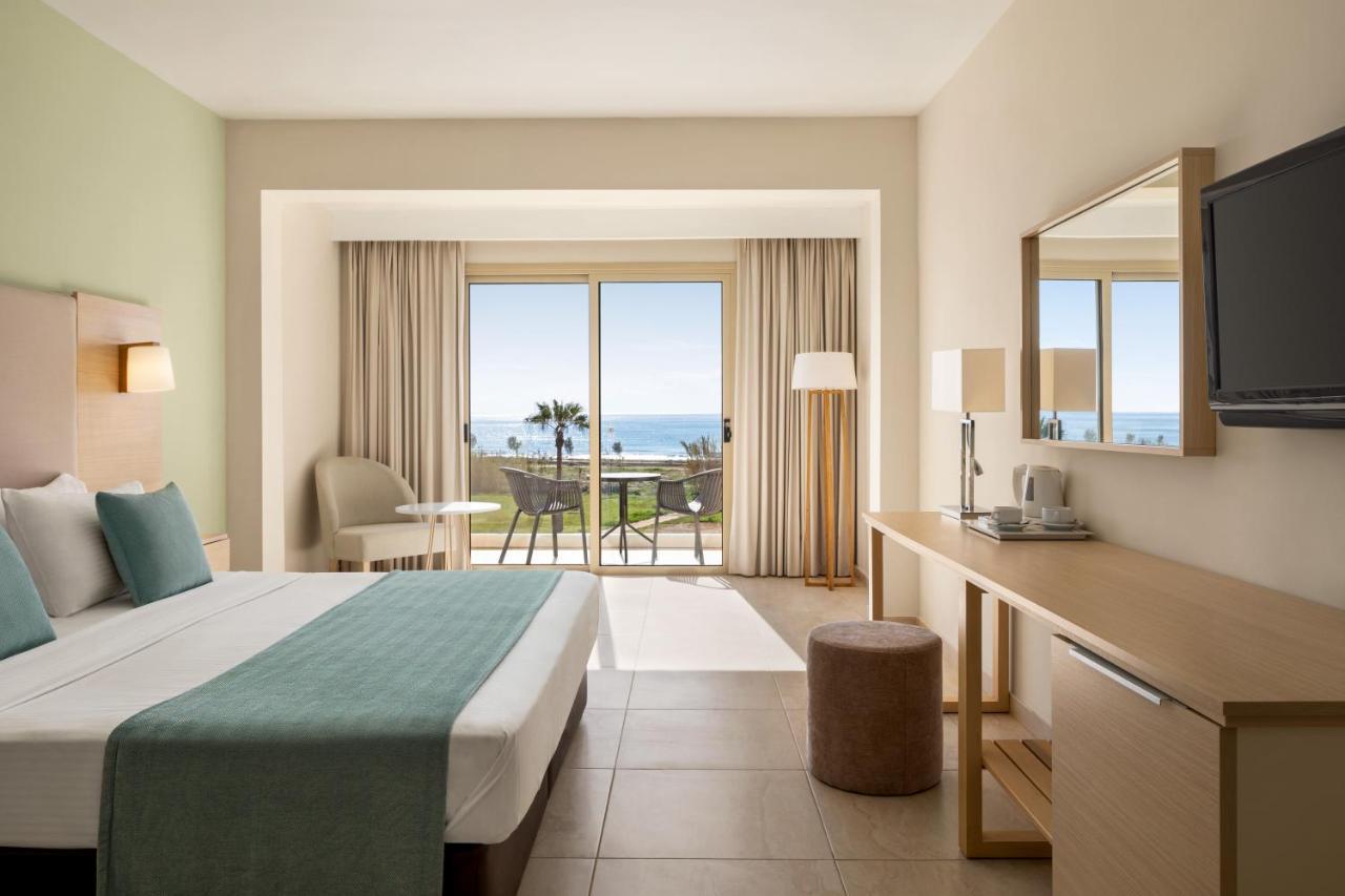 Ramada Hotel & Suites By Wyndham Agia Napa Exterior foto