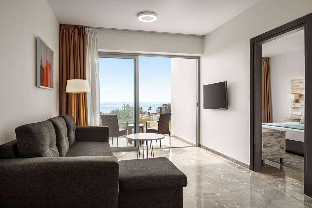 Ramada Hotel & Suites By Wyndham Agia Napa Quarto foto